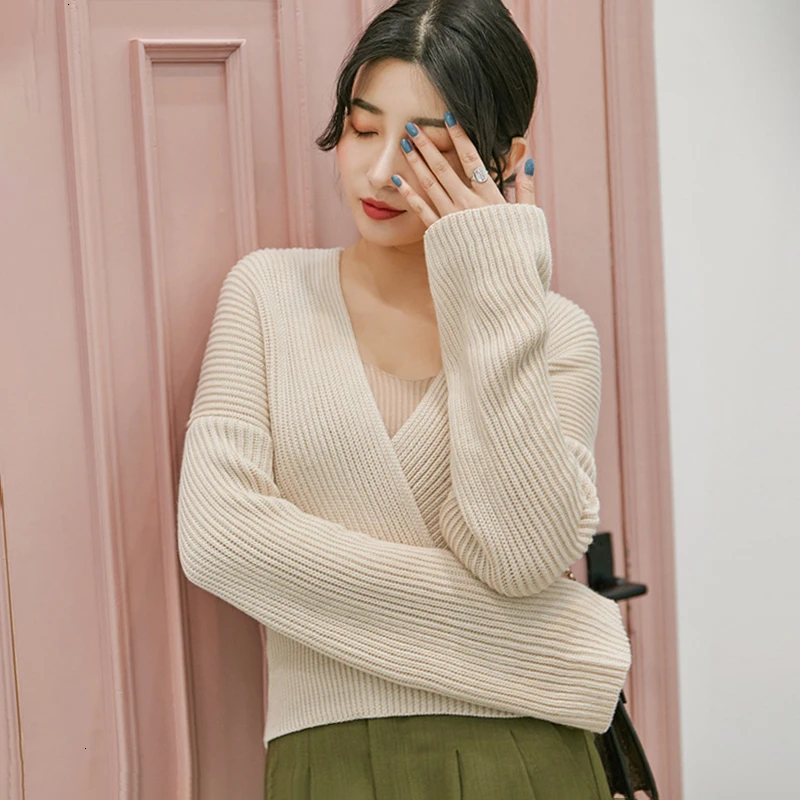 Женский вязаный свитер TWOTWINSTYLE осенний с длинным рукавом и v-образным вырезом