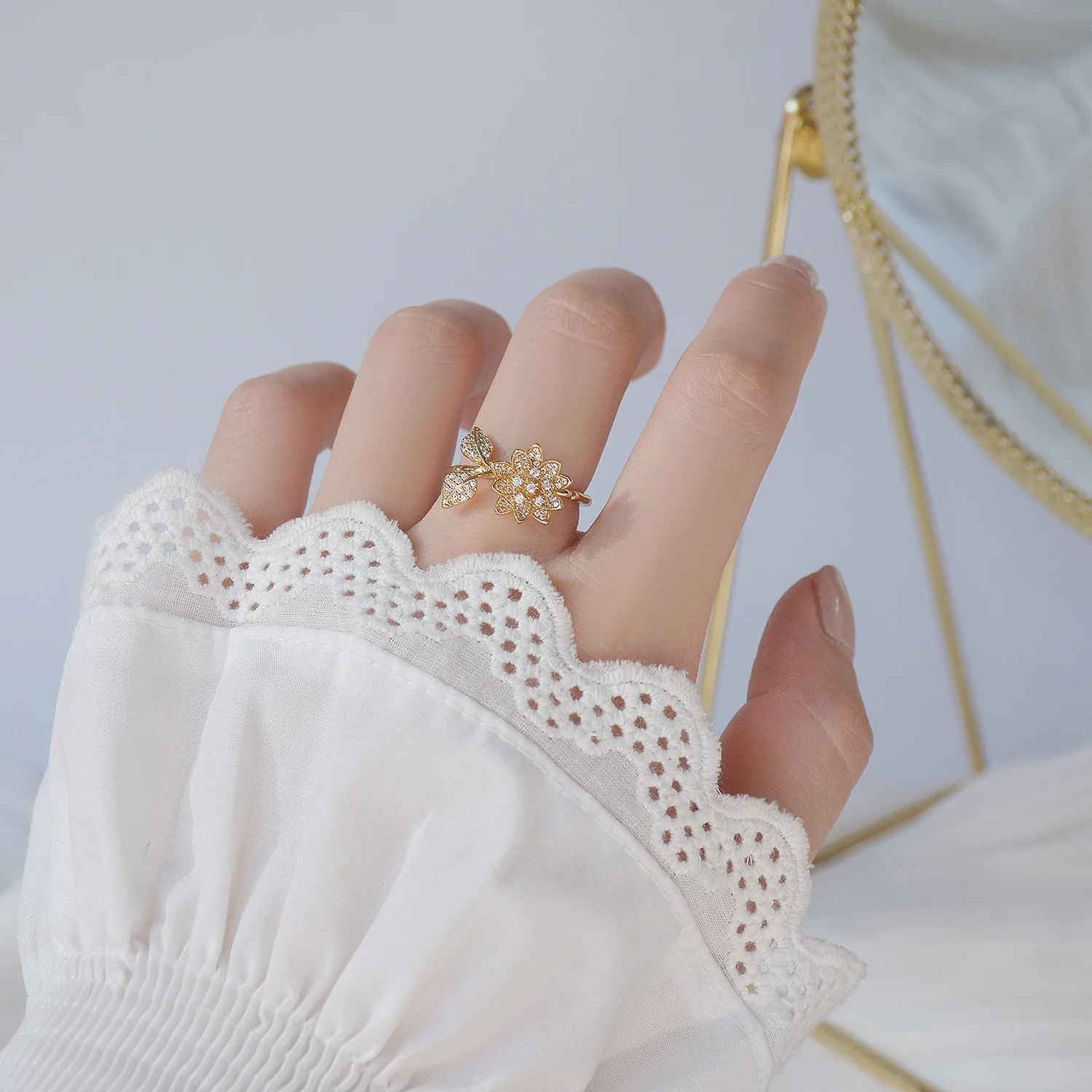 

High Quality 14K Real Gold Three-dimensional Flowers Are Exquisite and Sparkling Open Design Cz Ring for Women