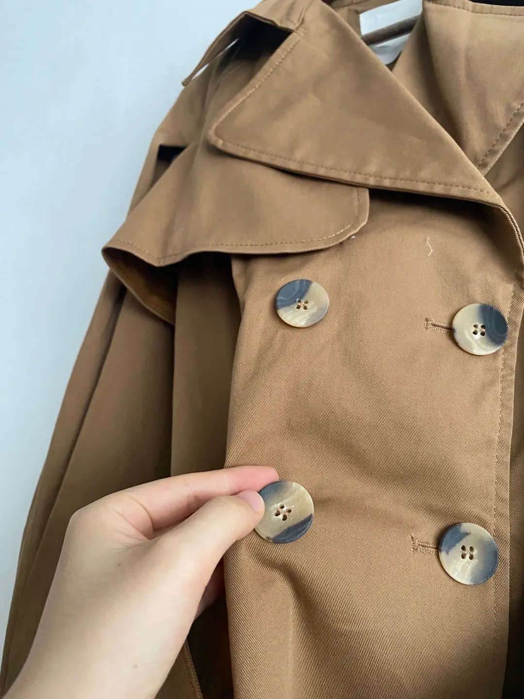 

2020 winter woman brown jacket French luxury brand lace-up warm clothes V-neck double-breasted button trench coat jacket women