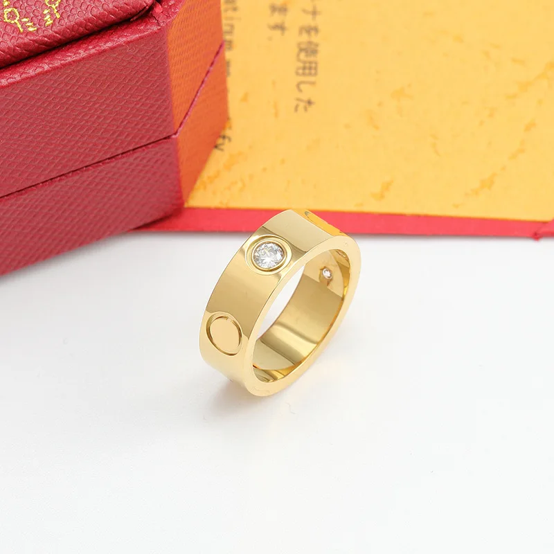 

Couples Ring Womens Gold Ring Fashion Crystal Phillips Screws Stainless Wedding Ring for Men Gifts for Women Accessories Punk