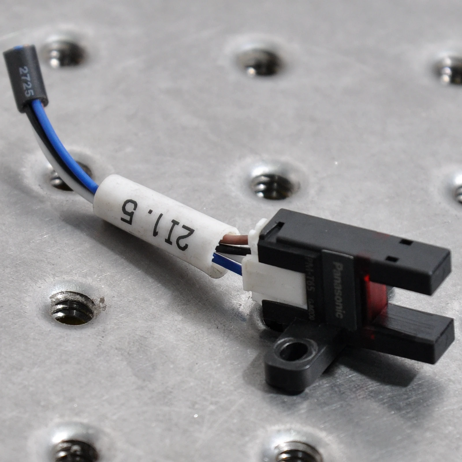 

Panasonic U-groove photoelectric switch sensor PM-T65 small limit induction switch