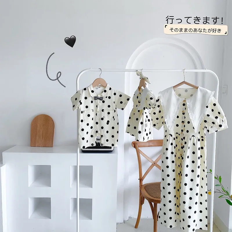 

Корейский стиль волнистый горошек кукольный воротник платье для мамы и дочки наряды для мамы и сына рубашки для маленьких мальчиков строги...