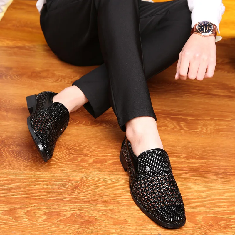 Сандалии для мужчин среднего возраста дышащая обувь с вырезами без застежки