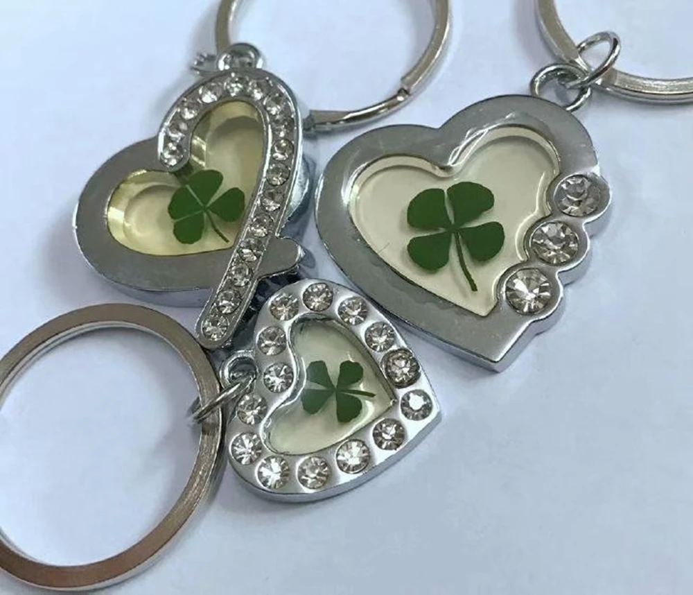 

YQTDMY 10 pcs Personalized real four leaf clover heart design stone Keychain