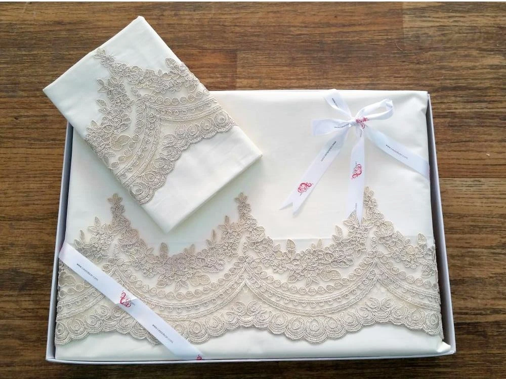 

Land Of dowry French Laced Cansumm Duvet cover set Cream