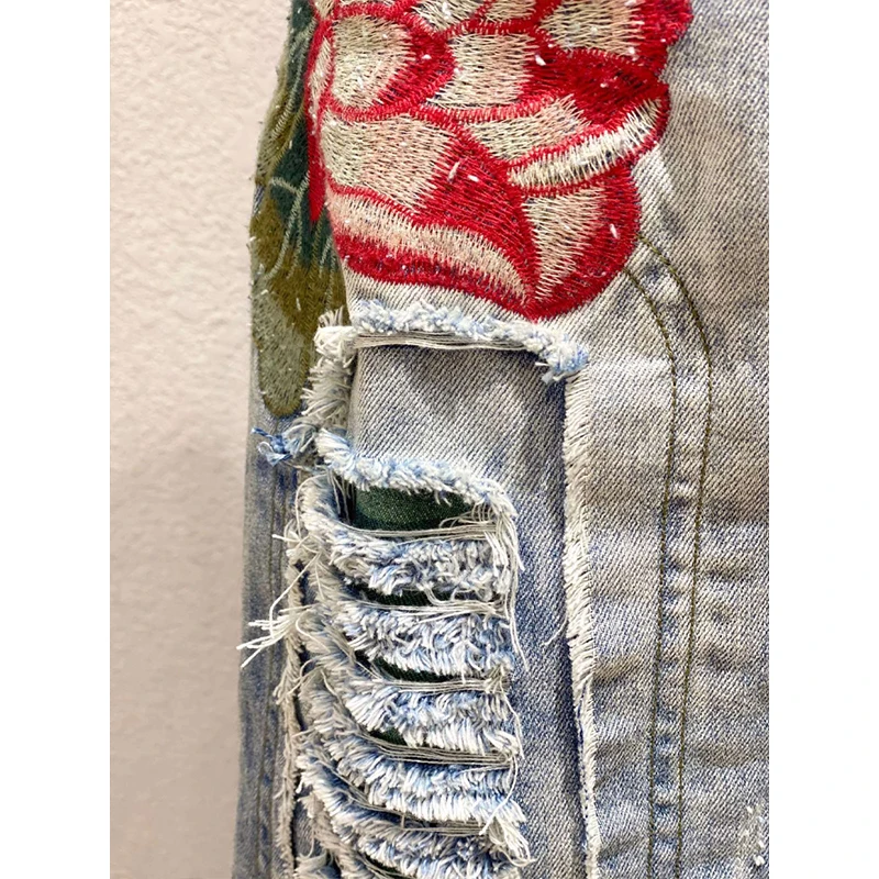 

Max LuLu Korean Design 2021 Woman Ripped Vintage Holes Jeans Girl Casual Trousers Ladies Cuffs Flowers Embroidery Denim Pants