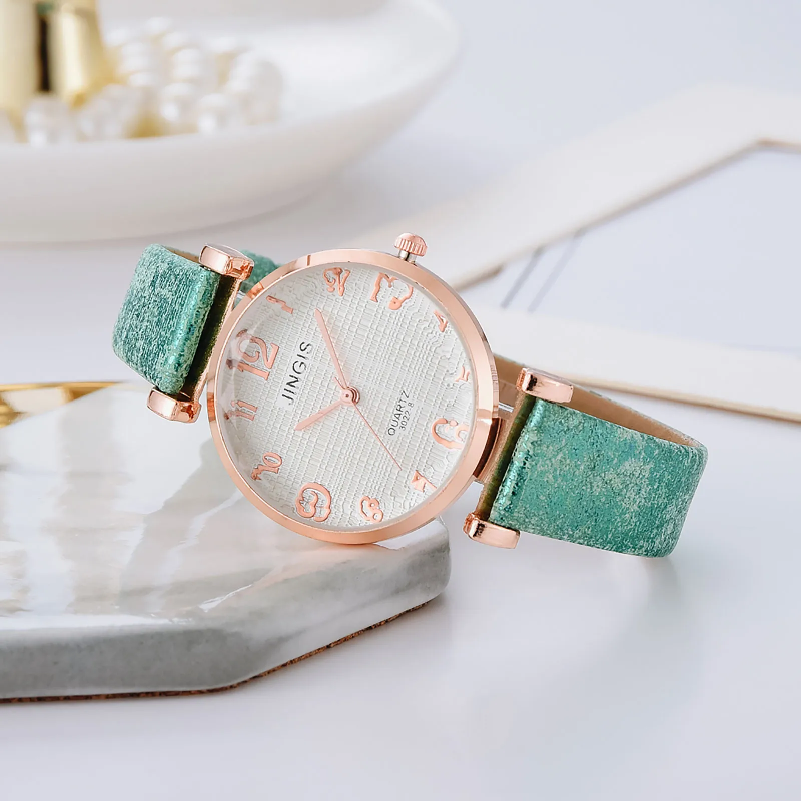 

Luxury Women Bracelet Quartz Watches For Women Leather Watch Ladies Sports Dress Round Dial Wrist Watch Clock Relogio Feminino