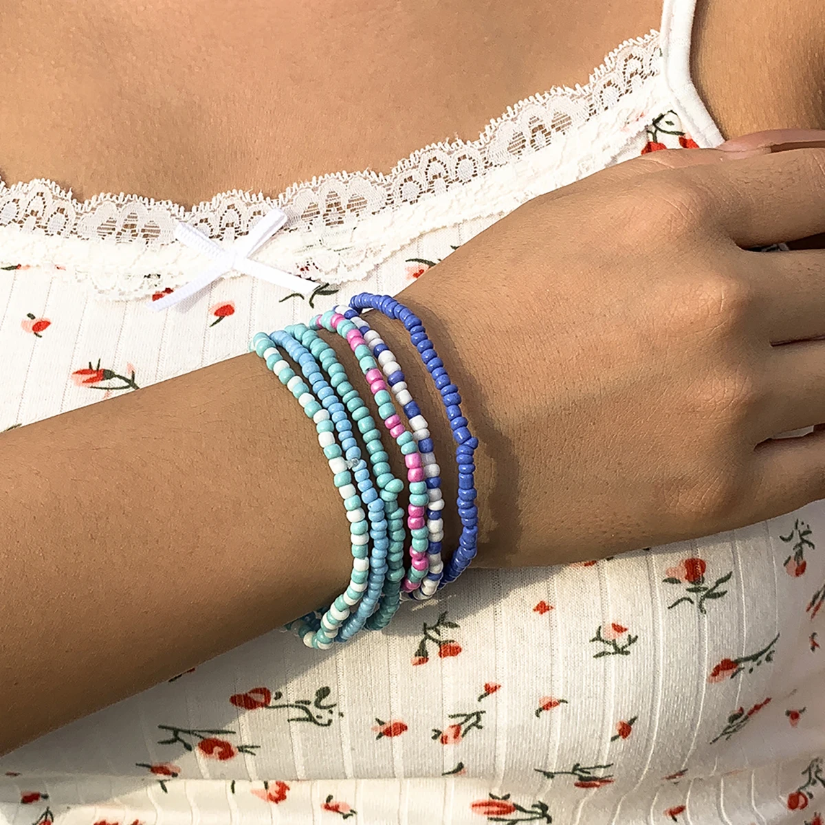 

SHIXIN Bohemia Rainbow Beads Bracelets for Women Colorful Small Beaded Bracelets Set 2021 Y2K Fashion Hand Chains Jewelry Gifts