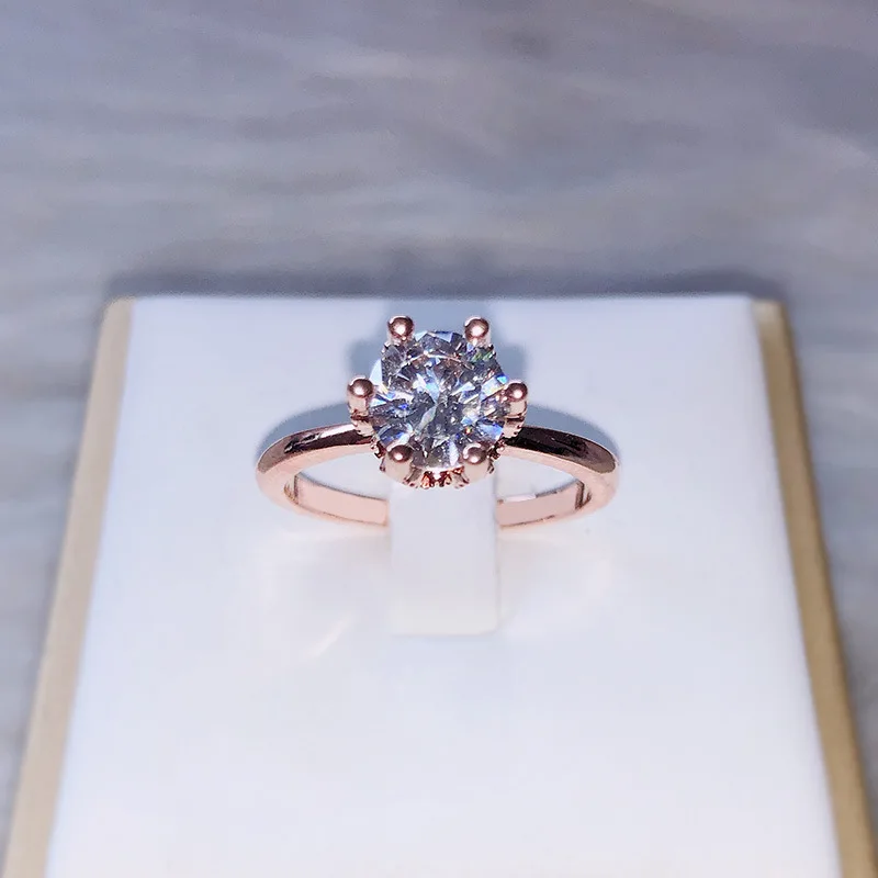 Женское светильник ЦО из розового золота с инкрустированными бриллиантами |