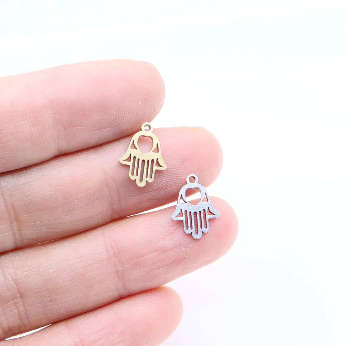 

10pcs 10mm Wholesell Stainless Steel Hand Charms Pendant Girl DIY Necklace Earrings Bracelets Unfading Colorless 2 Colors