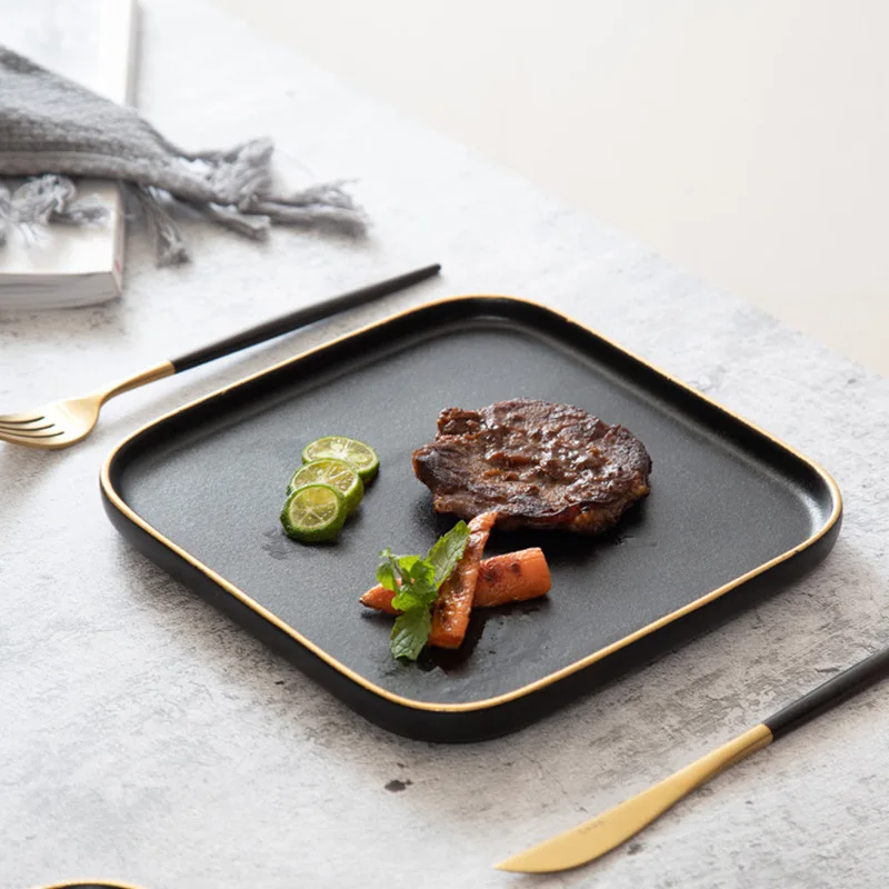 

Матовая черная керамическая квадратная тарелка чистая красная Западная тарелка для ресторана стейка нордическая характеристика Керамика Посуда, обеденные тарелки