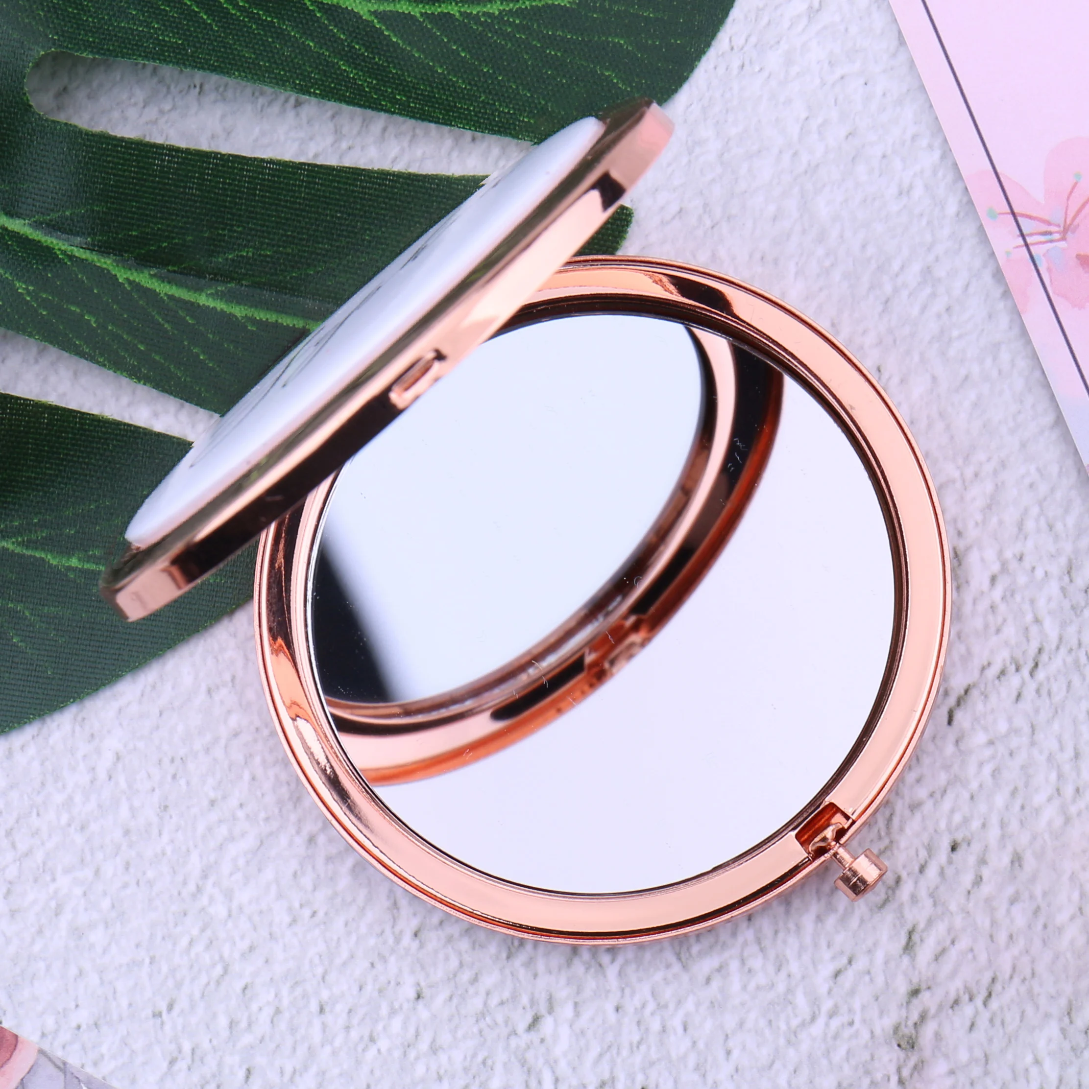 Индивидуальное компактное зеркало для кошелька с монограммой именем начальника