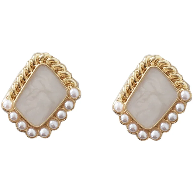 

S925 needle Modern Jewelry Resin Earrings 2021 New Metal Alloy Golden Plating Simulated Pearl Geometric Earrings For Lady Gifts