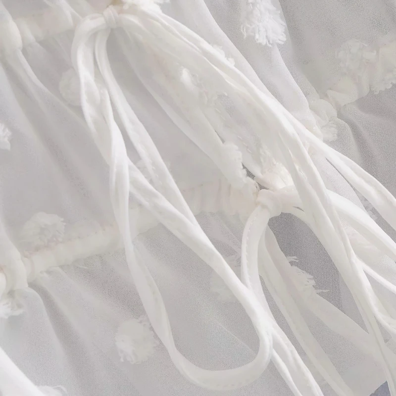 

Deep V-neck Flare Long Sleeve Solid Women Blouses Embroidery Hook Flower Belt Slim Gauze Shirts 2021 Summer Sweet Elegant Blusas