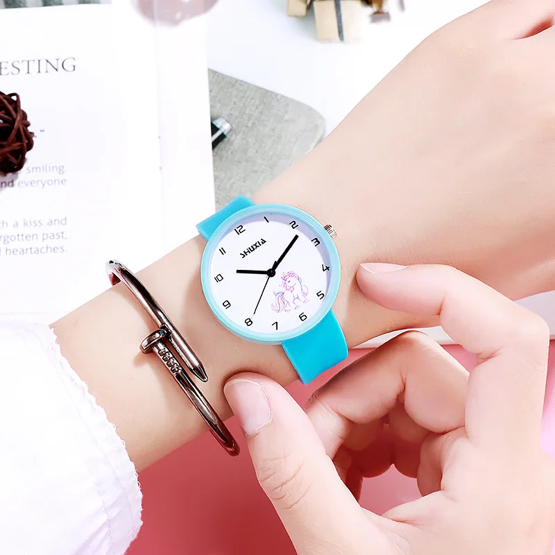 Розовые женские часы с мультяшной лошадкой подарок на день рождения для девочек