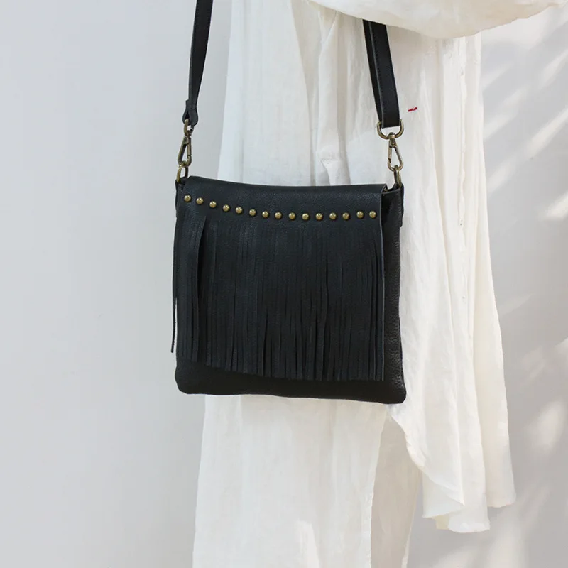 

2020 new tassel bag women casual fashion trend rivet shoulder bag practical messenger bag women satchels fashion tote bag