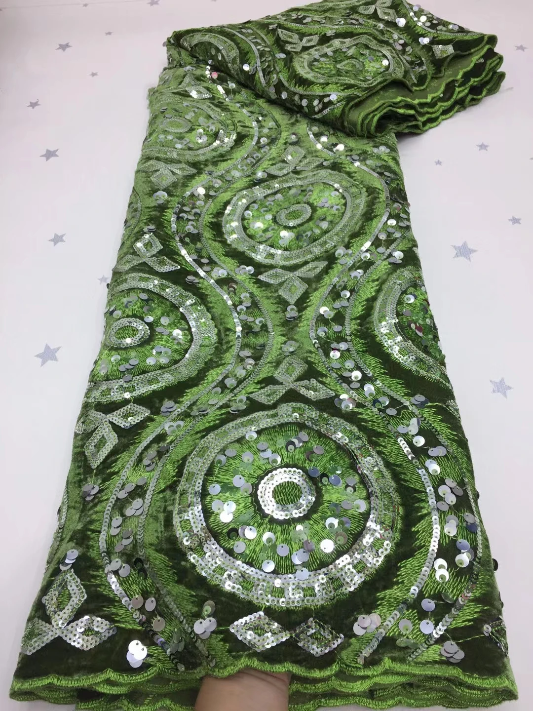 

Новые модные бархатные африканская кружевная ткань 2021 вышивка бaрхaтныe лeггинсы французский Тюлевая кружевная ткань с блестками для нигери...