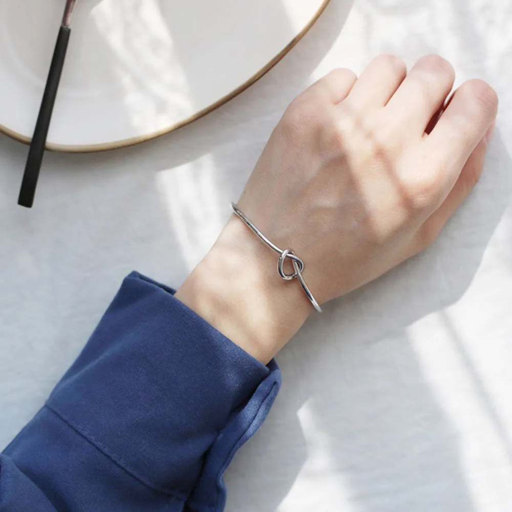 

Women Gold Silver Color Tied Bracelet Alloy Tie Knot Cuff Bracelets Bangles Gift Souvenir
