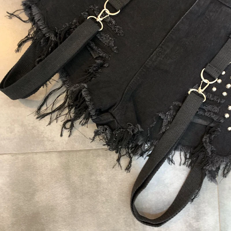 

CHICEVER Black Patchwork Rivets Raw Hem Women's Shorts High Waist Colorblock Straight Loose Denim Short Female 2021 Summer New