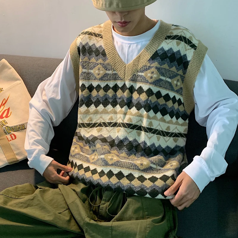 Мужской трикотажный жилет серый/красный/хаки пуловер с v образным вырезом и