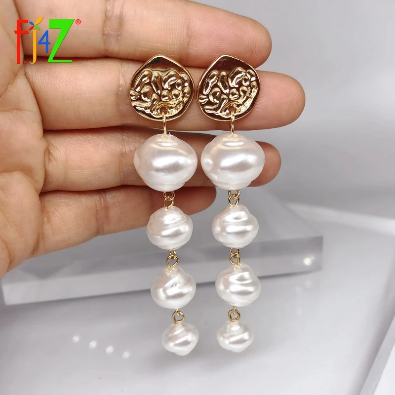 

F.J4Z Women Irregular Pearl Earrings Fashion Imitation Pearl Statement Earrings Ladies Dangle Earrings for Party dropship