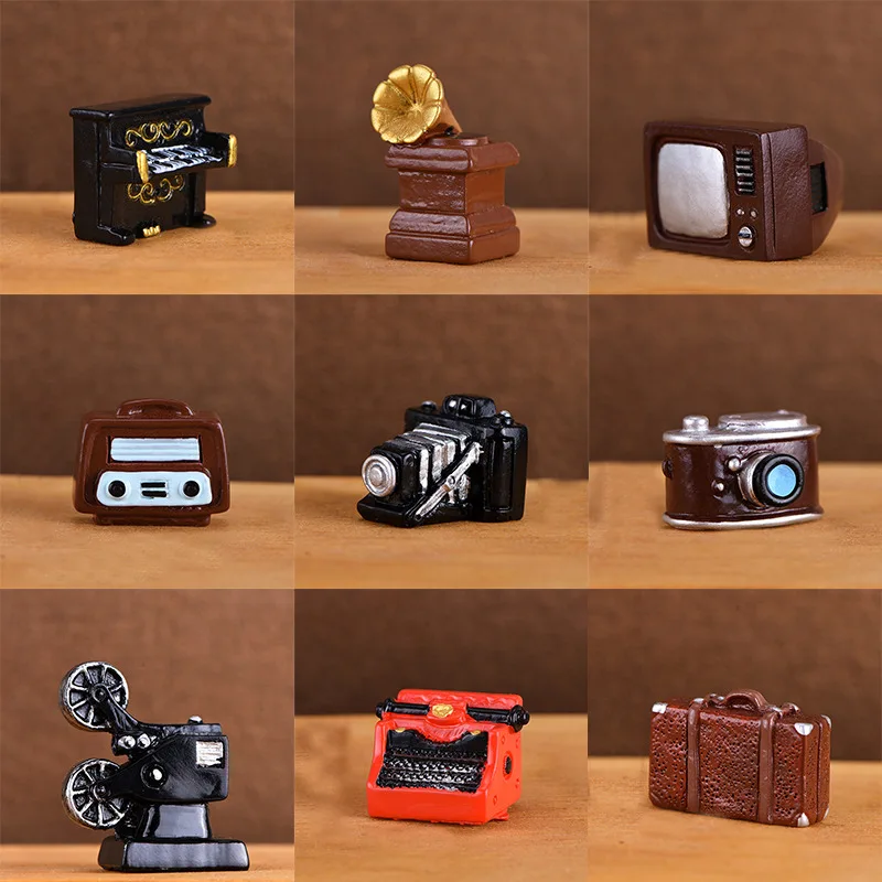 

Mini Retro Nostalgic Figurine Dollhouse Ornaments Model DIY Landscaping Decorations Crafts Miniature Photo Props Accessories