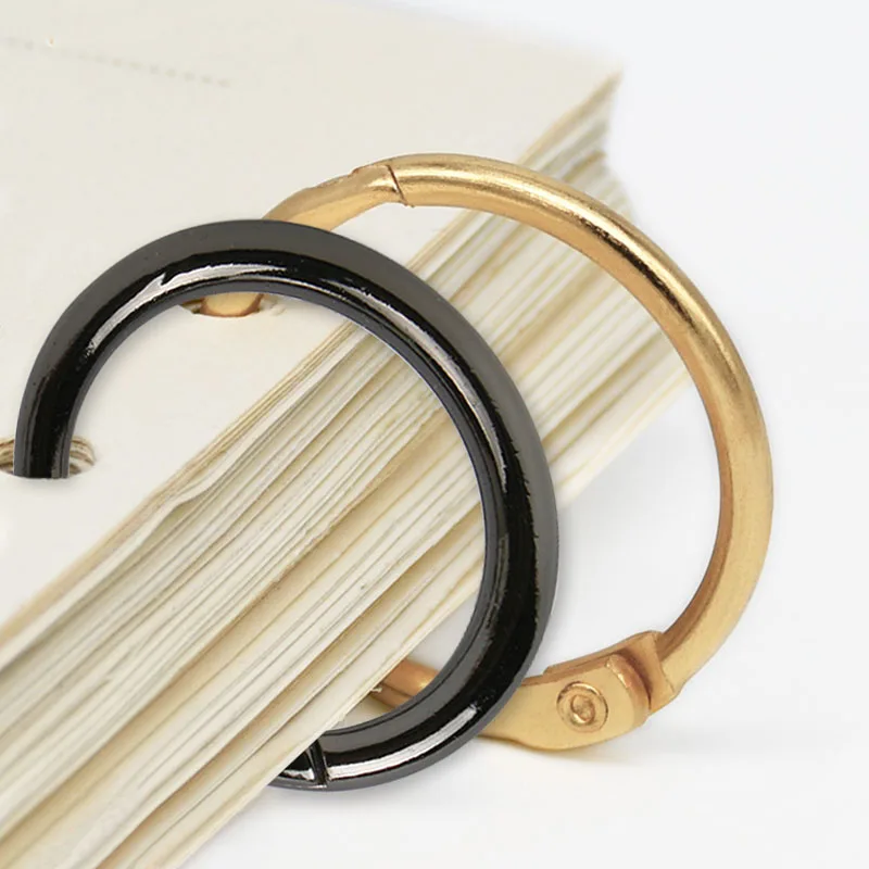 Золотистый открывающийся круглый металлический альбом фотоальбом