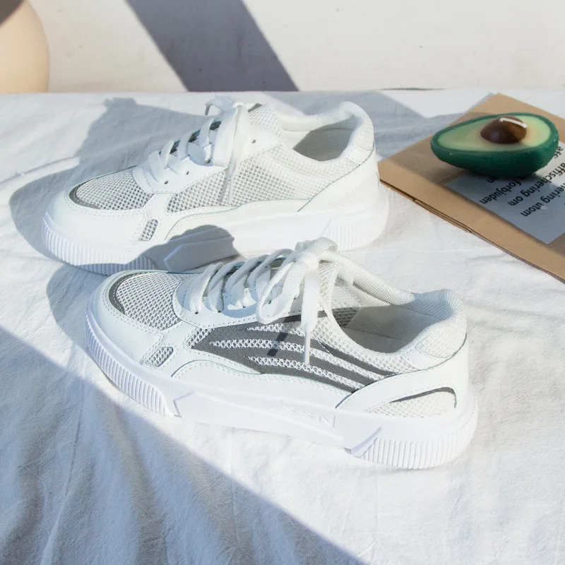 Новинка Маленькие белые туфли Женские дышащие кроссовки со светоотражающими