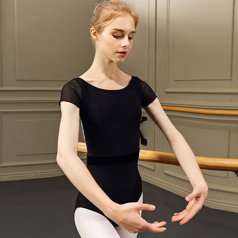 Балетный купальник Sansha Audlt черный с цветочным принтом коротким рукавом одежда