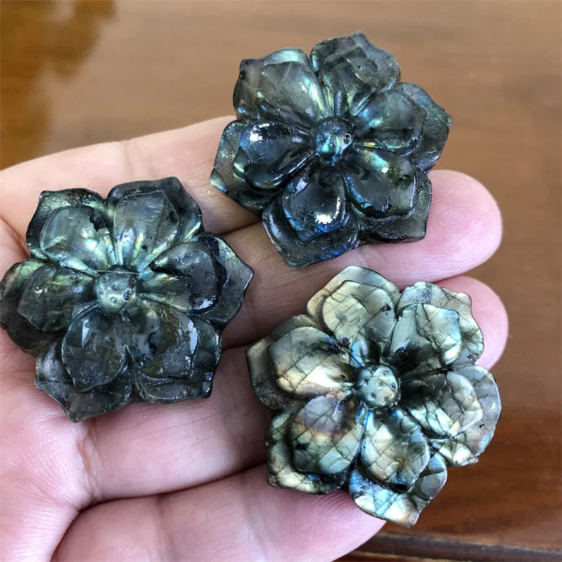 

Натуральный лабрадорит с розовым цветком Tituo Stone Store