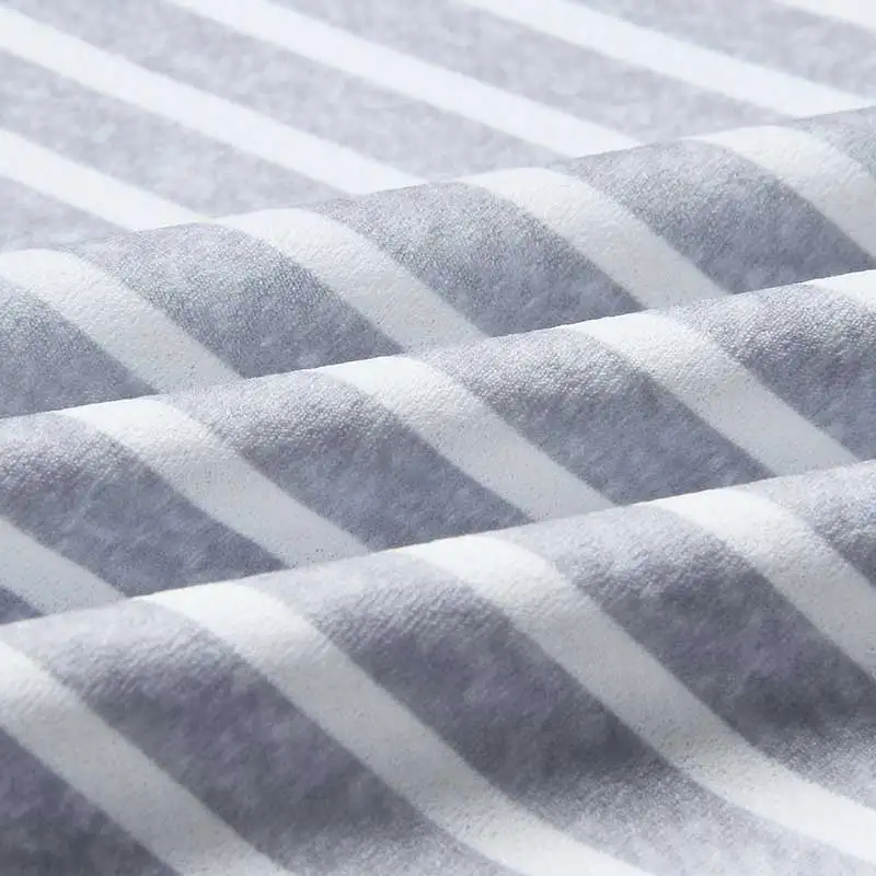 Женский комбинезон без рукавов в полоску с круглым вырезом облегающий