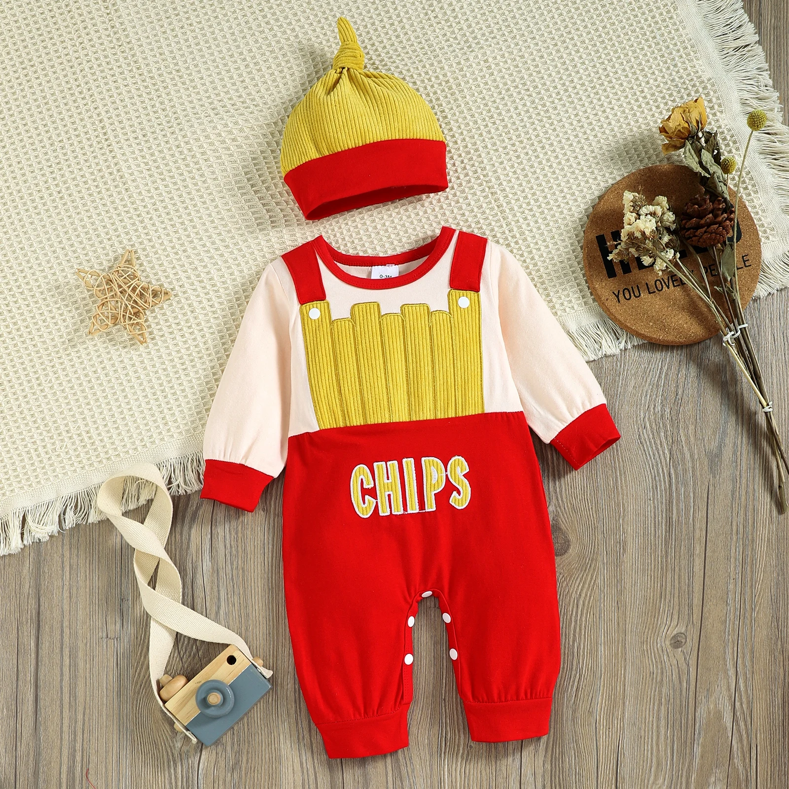Ползунки с длинным рукавом для младенцев с принтом картофель фри и шапкой, комплект из двух прелестных комбинезонов для новорожденных.