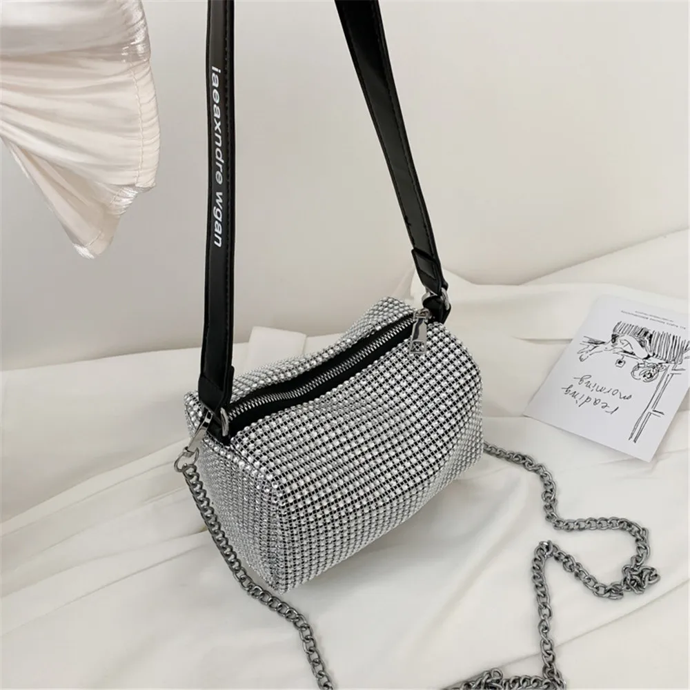 Новинка 2020 сумка подушка на одно плечо с цепочкой модная трендовая Портативная