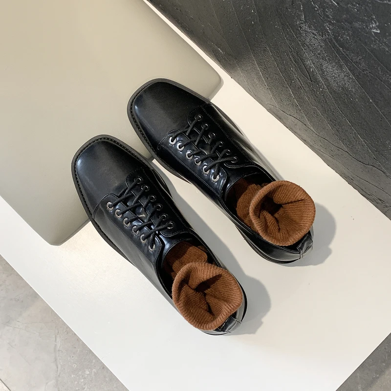 

2020 High-quality Leather Women Small Leather Shoes New Designer Joker Comfort Basic Section Solid Lace-Up Shoes Woman W40-29