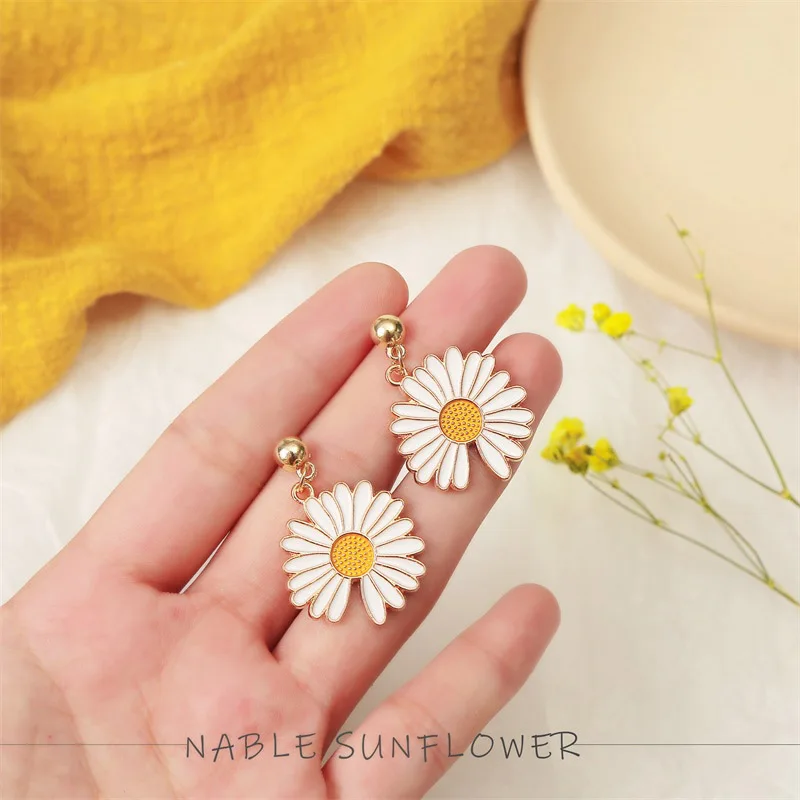 2020 Korean Style Fashion Spring Summer Yellow White Enamel Chrysanthemum Flower Dangle Earrings For Women Girls Cute Jewelry | Украшения и