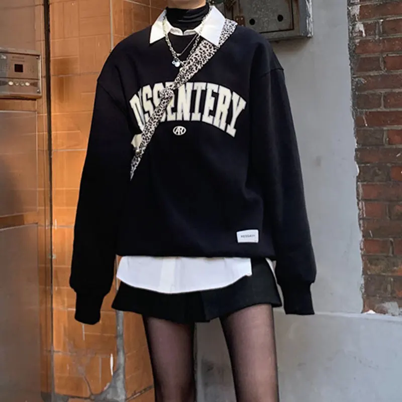 

Женский свитшот с длинным рукавом, круглым вырезом и надписью