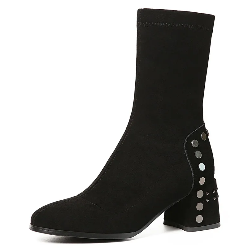 Женские высокие сапоги FEDONAS теплые из флока на высоком каблуке с заклепками для