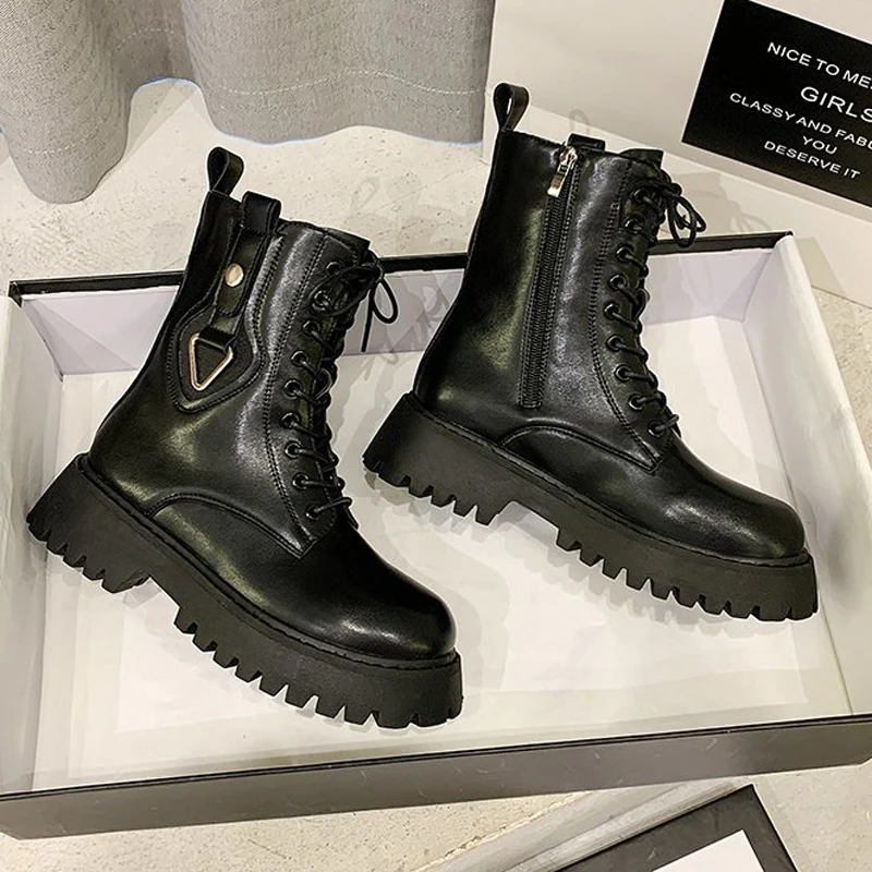 

Woman Boots 2020 Autumn Short Plush Triangle Ankle Botas Winter Round Toe Lace Up Shoes Women Fashion Motorcycle Platform Boots