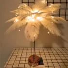 Настольная лампа с перьями и абажуром, светодиодный ночник, прикроватные светильники с дистанционным управлением, питание от USB и аккумулятора, настольная лампа двойного назначения, украшение для спальни и свадьбы