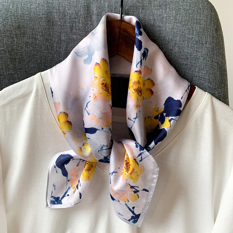 Женский шейный платок небольшой квадратный из шелка размер 53 х53 см весна 2020| |