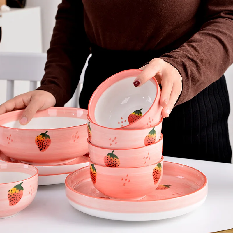 Розовая керамическая тарелка с золотой инкрустацией для стейка посуда в