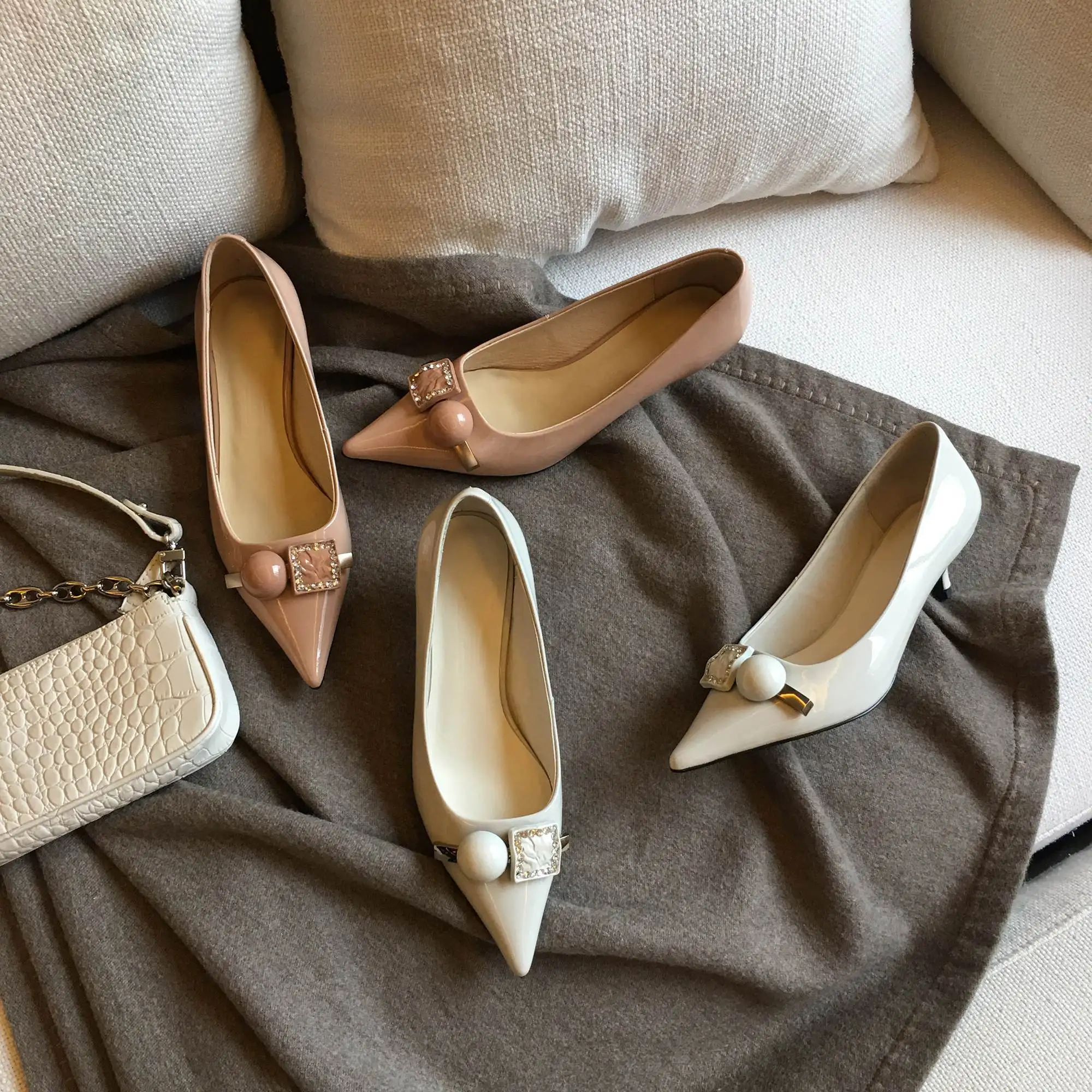 

Krazing Pot new gladiator full grain leather metal fasteners pointed toe thin med heel slip on beauty lady dress women pumps L43