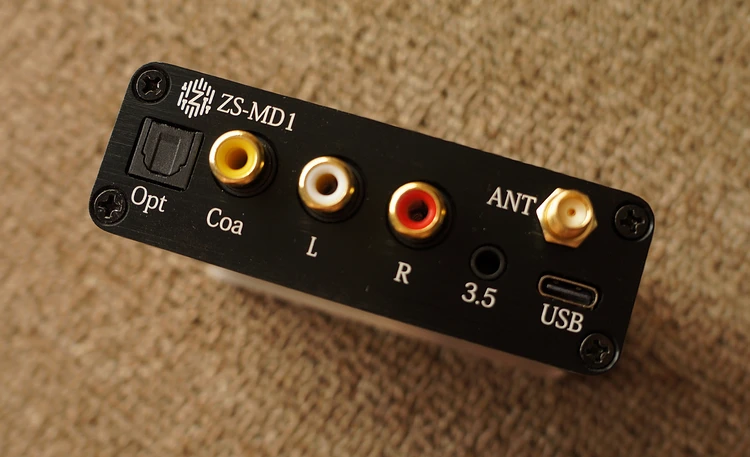 Цифровой плеер Zishan ZS-MD1 HiFi DSD CSR8675 Bluetooth 5 0 DAC поддержка 384K 32Bit DSD256 (One ES9038Q2M) |