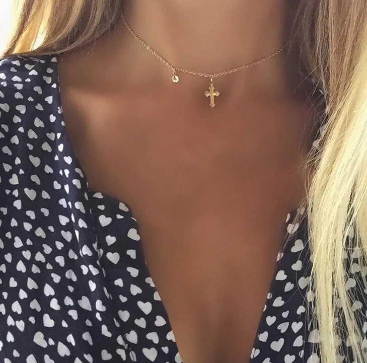

Vintage Simple Small Crystal Metal Cross Necklaces Pendant For Women Classic Fashion Choker Necklace For Women Jewelry colliers