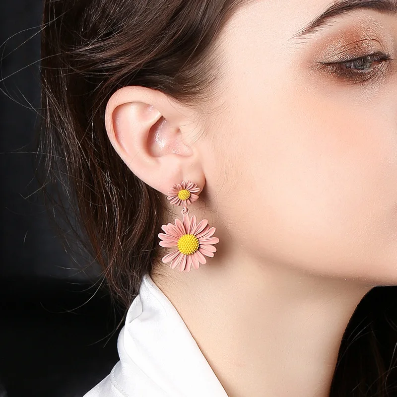 

Girls' Lovely Poetic Daisy Flower Drop Earrings Cute Romantic Fresh Hot Charming Female Dangle Earring Piercing Jewelry Gifts