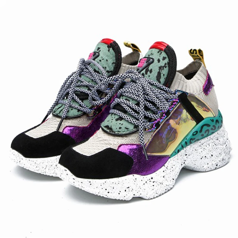 Весенние женские кроссовки на платформе с закругленным носком цвета шампанского