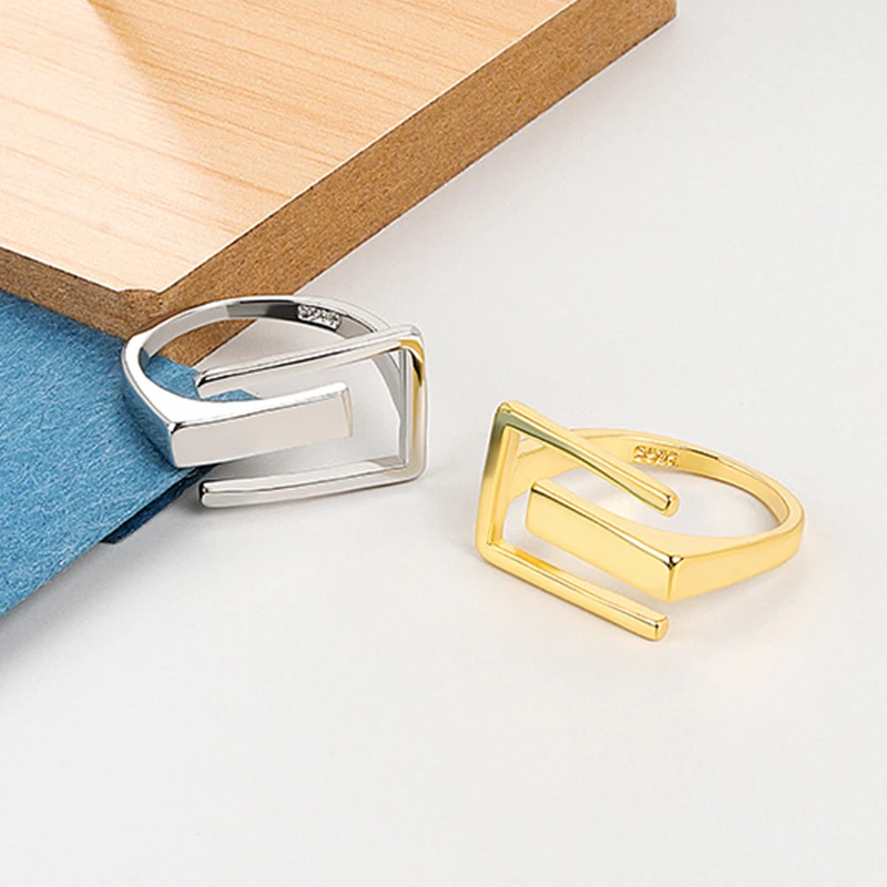 

Simple Geometric Hollow Out Square Metal Ring Elegant Gold Silver Color Index Finger Ring For Women Charming Party Jewelry