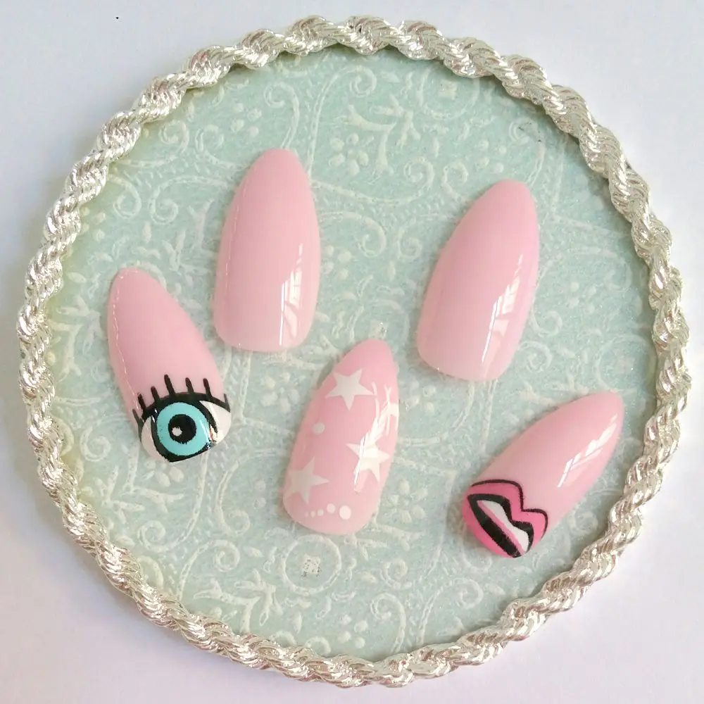 Z220 Wholesale Artificial Fake Nails Black White Cartoon False Nails Tip Acrylic Stiletto Nails Japanese Style Lady Manicure Tool - Цвет: Z220