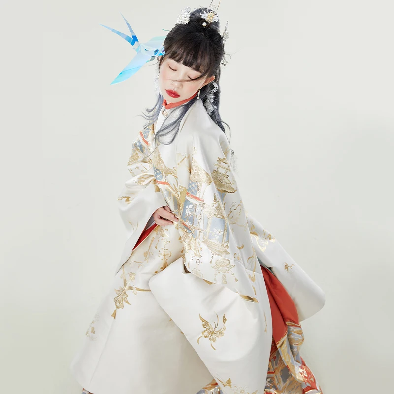 

Женская одежда из ткани с воротником и надписью «li palace flashlight»