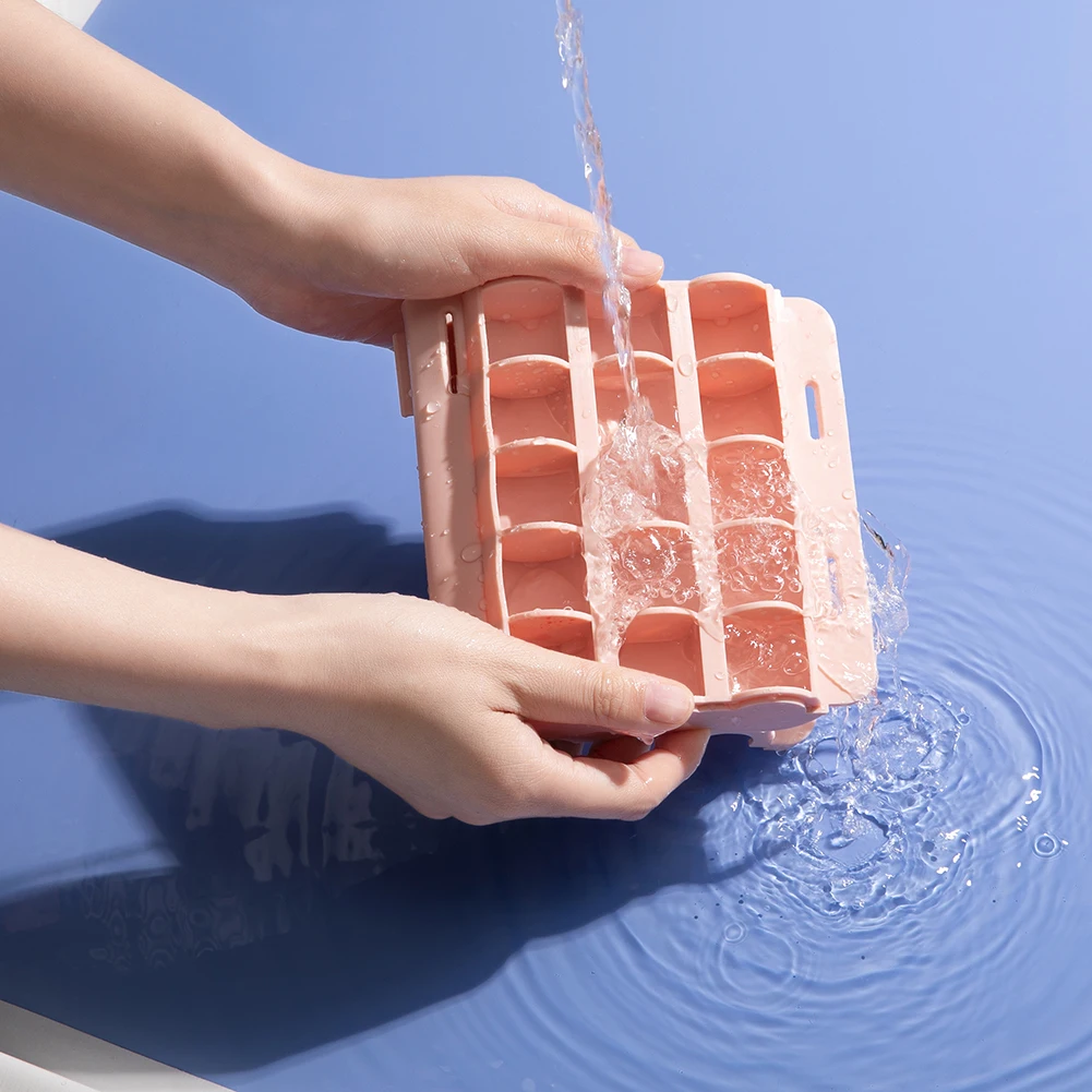 

15 Grid Food Grade Silicone Ice Tray Home with Lid DIY Ice Cube Mold Square Shape Ice Cream Maker for Whiskey, Smoothie, Shakes